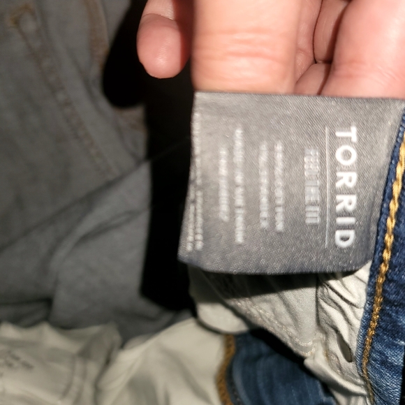 Torrid Vintage Stretch Boyfriend Straight Jeans Distressed Size 14R - Picture 7 of 7